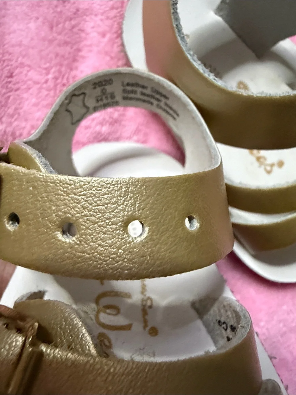 Baby Gold Metallic Buckle Sandals - Brand Salt Water size 0 New Without Tags